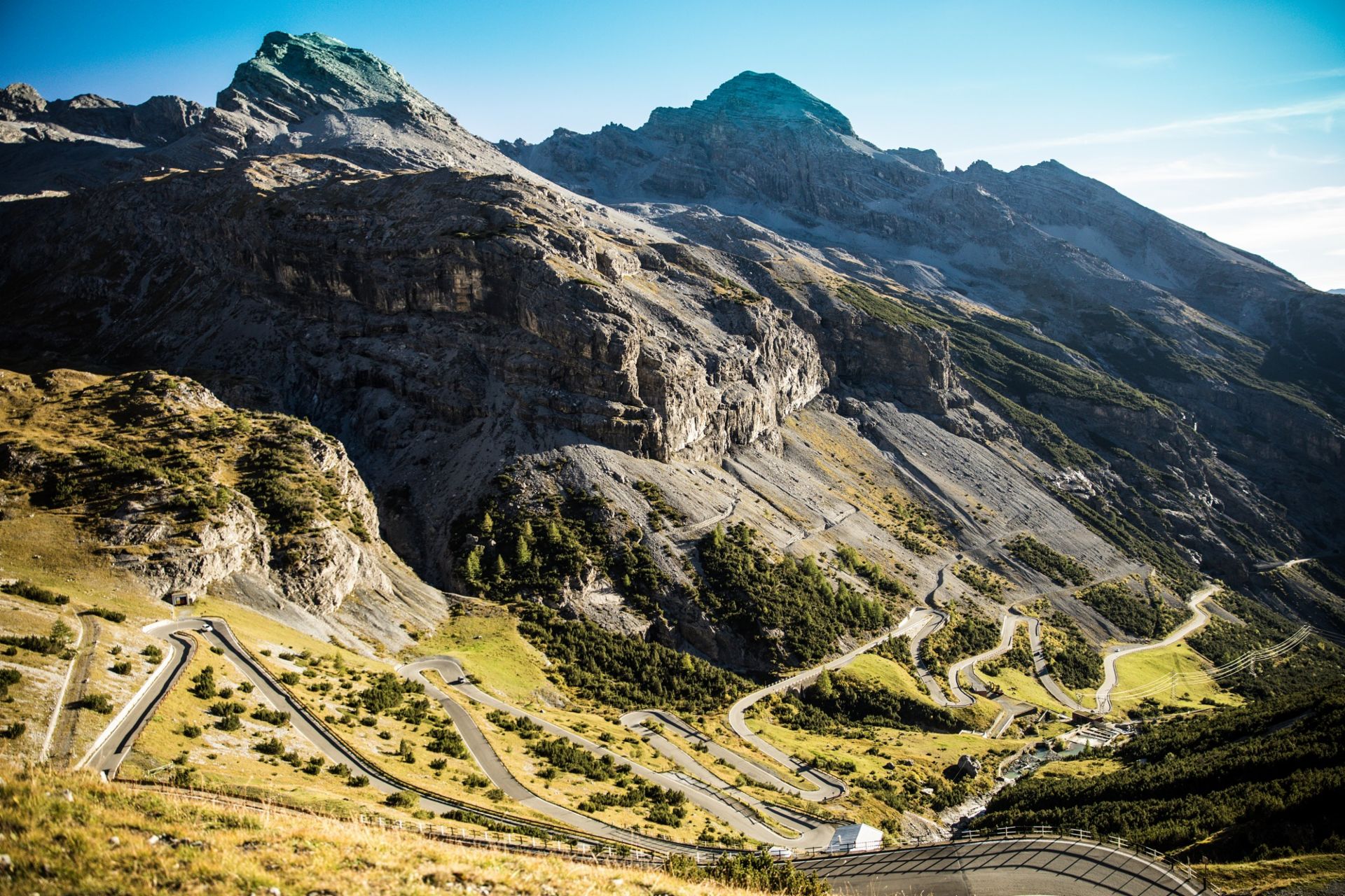 Insgesamt 3.900 Höhenmeter werden auf der Stelvio-Linie überwunden.