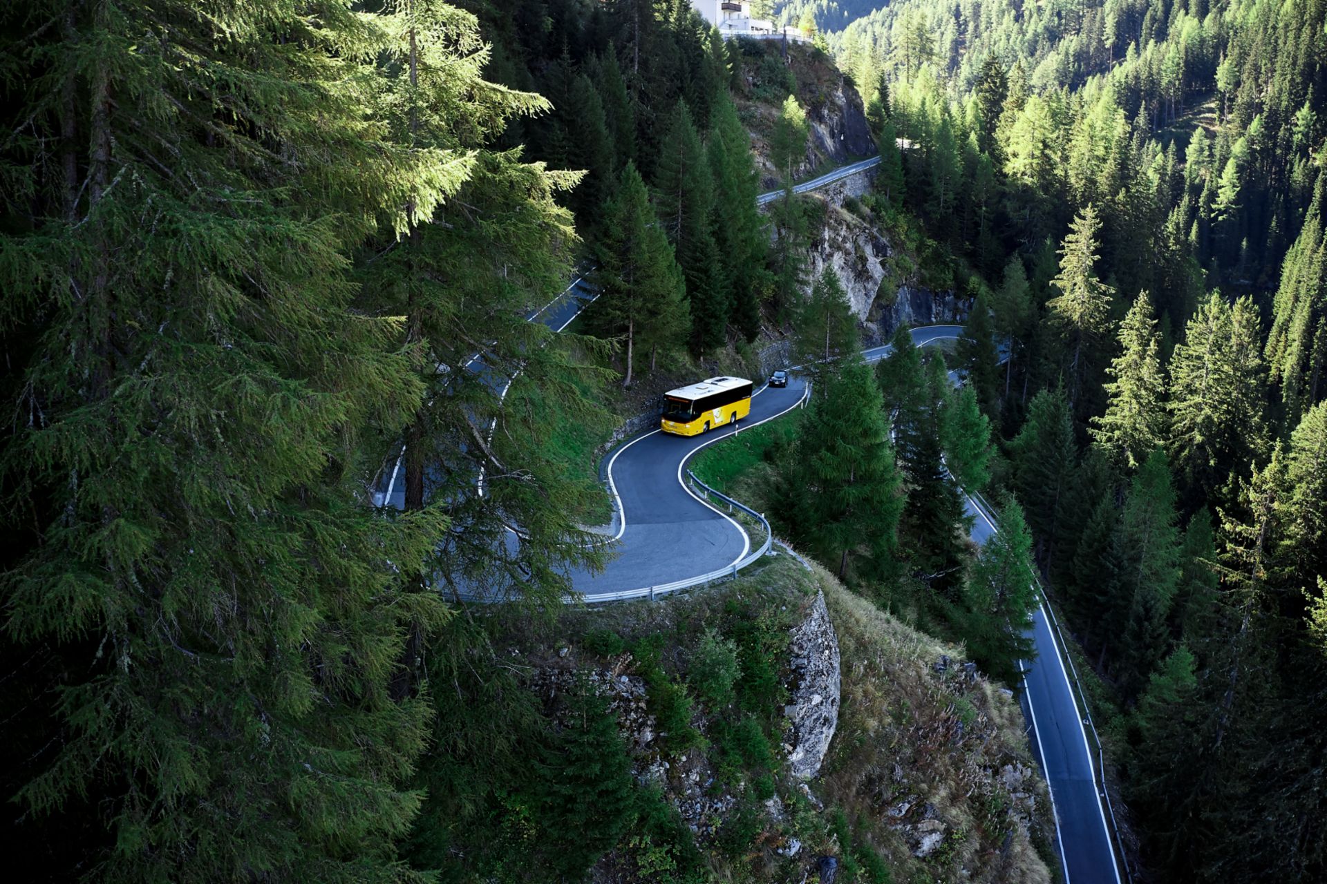 Die 80 Kilometer lange Busstrecke verbindet das Schweizer Münstertal mit dem italienischen Veltlin.
                 