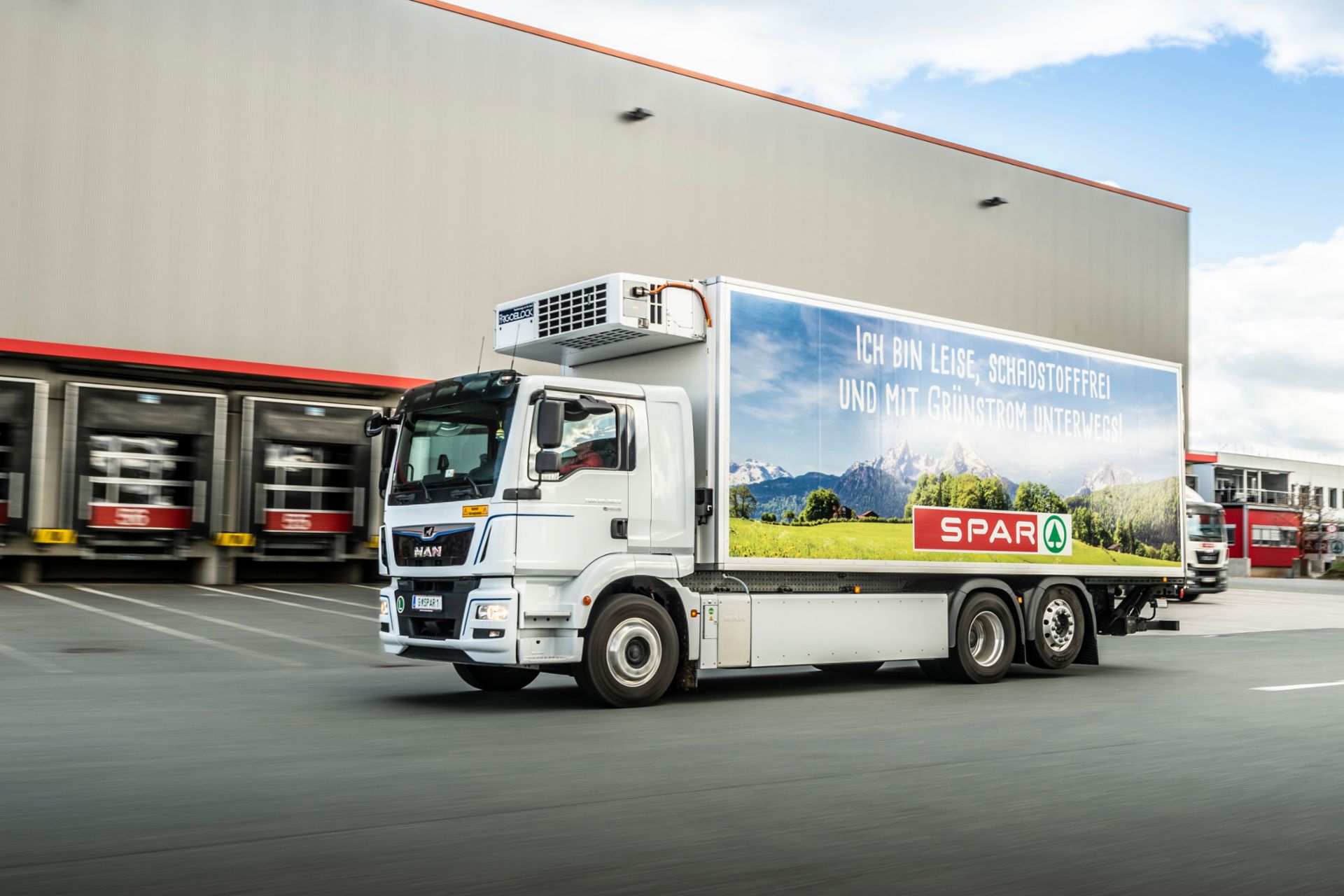 SPAR setzt seinen MAN TGM 26.360 E im Großraum Graz ein, um emissionsfrei den städtischen Einzelhandel zu beliefern.