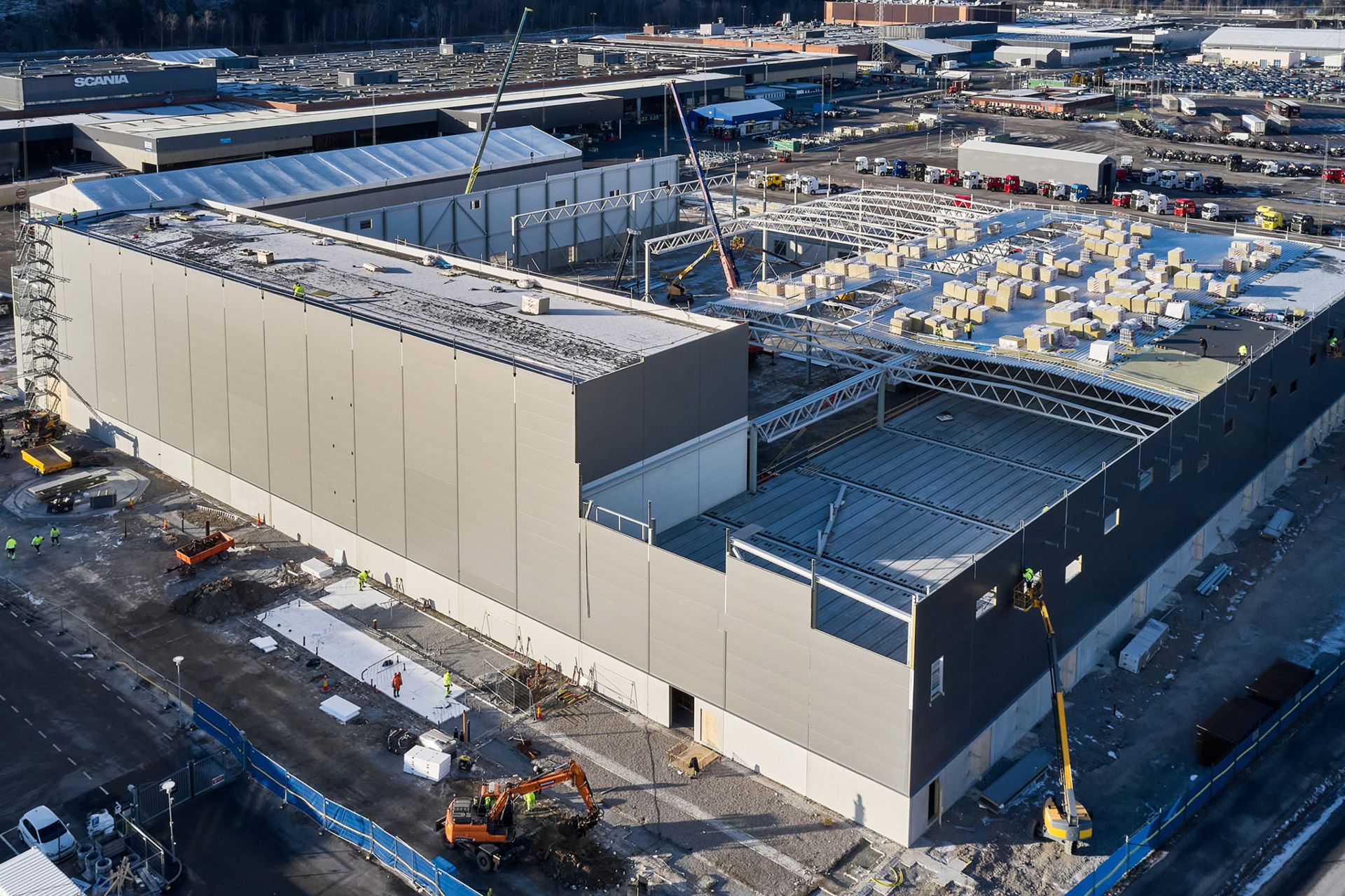 Scania's  battery assembly plant in Södertälje In operation since 2022: The new 1,000 square metre battery assembly plant is a milestone on our path to electrification.